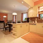 Harision Apartment *
