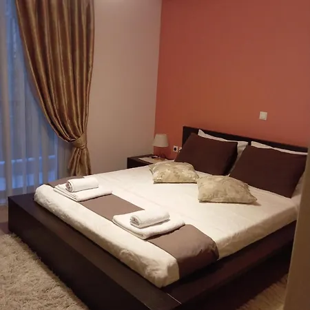 Harision Apartment *