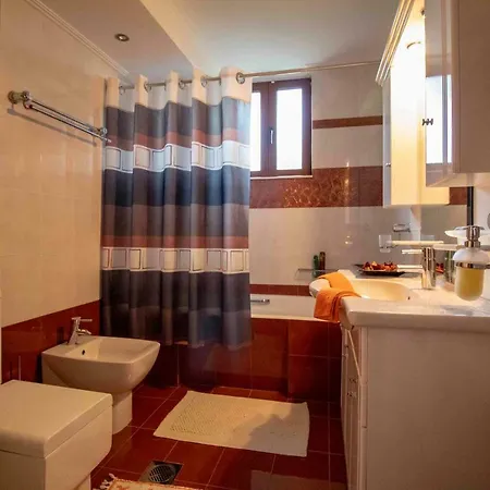 Harision Apartment *